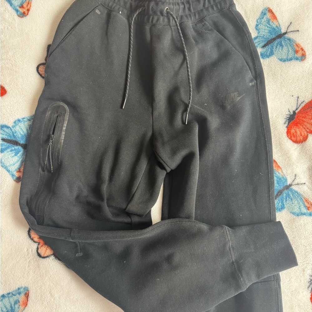 Nike Women’s tech fleece Mid-Rise joggers